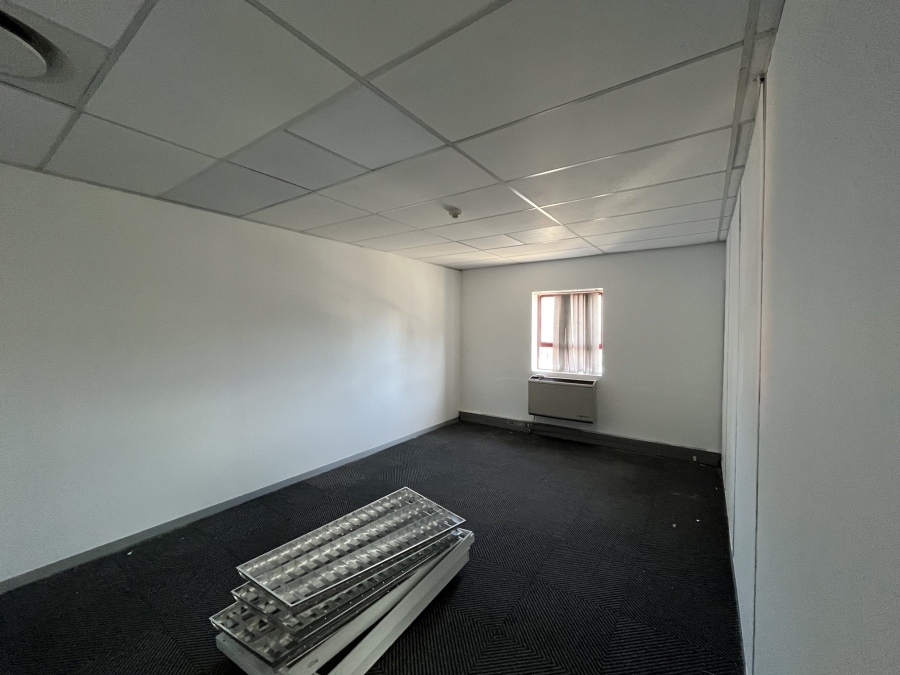 To Let commercial Property for Rent in Bo Oakdale Western Cape